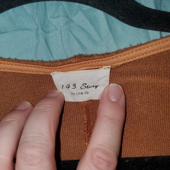 143 Story pumpkin sweater - Picture 2 of 2